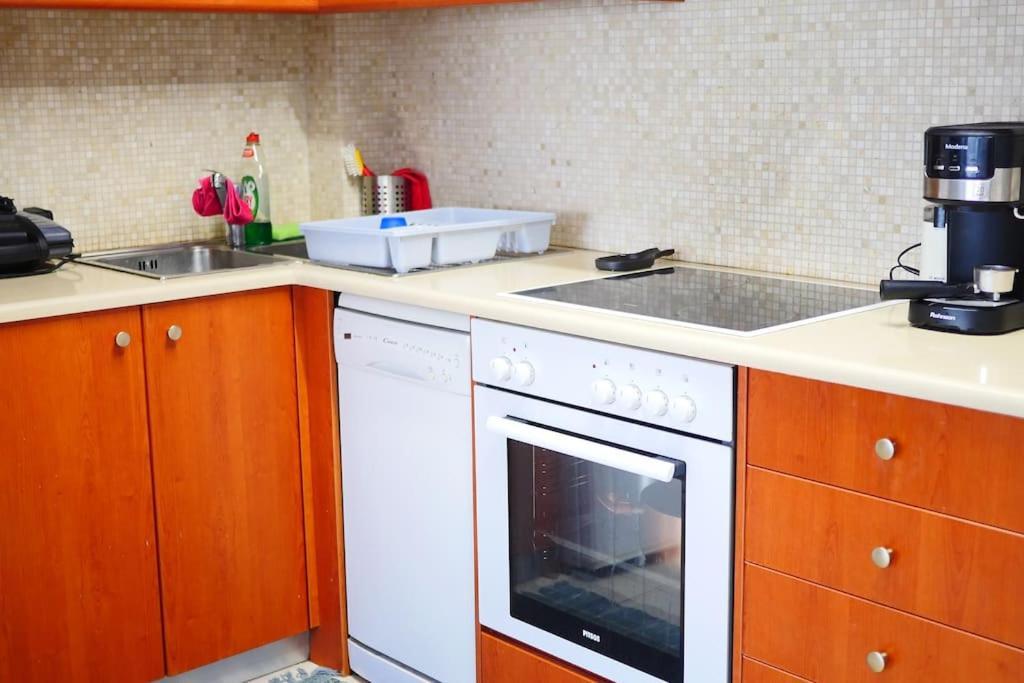 Appartement Elias 1-bedroom On The With Pool *