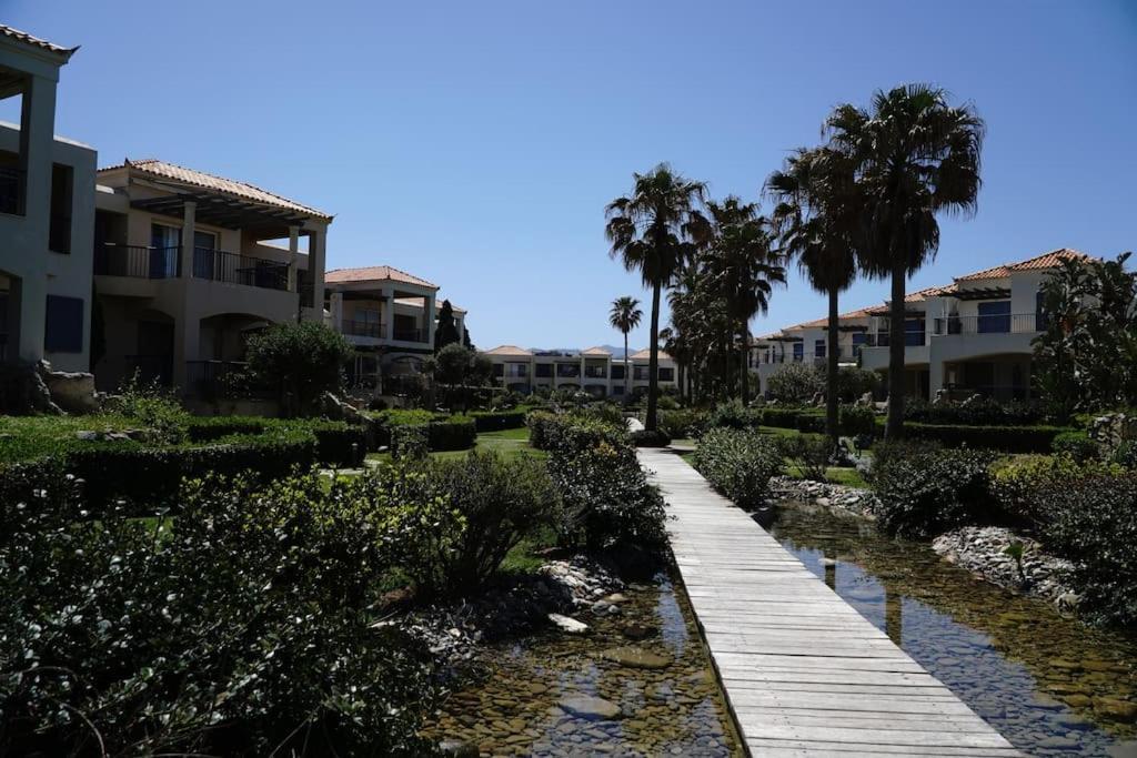Appartement Elias 1-bedroom On The With Pool *