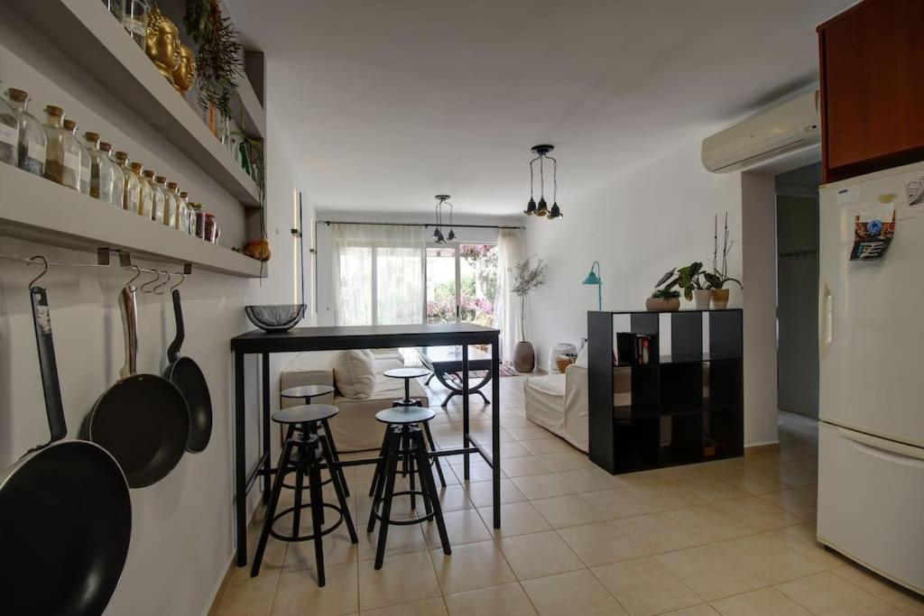 Appartement Elias 1-bedroom On The With Pool *