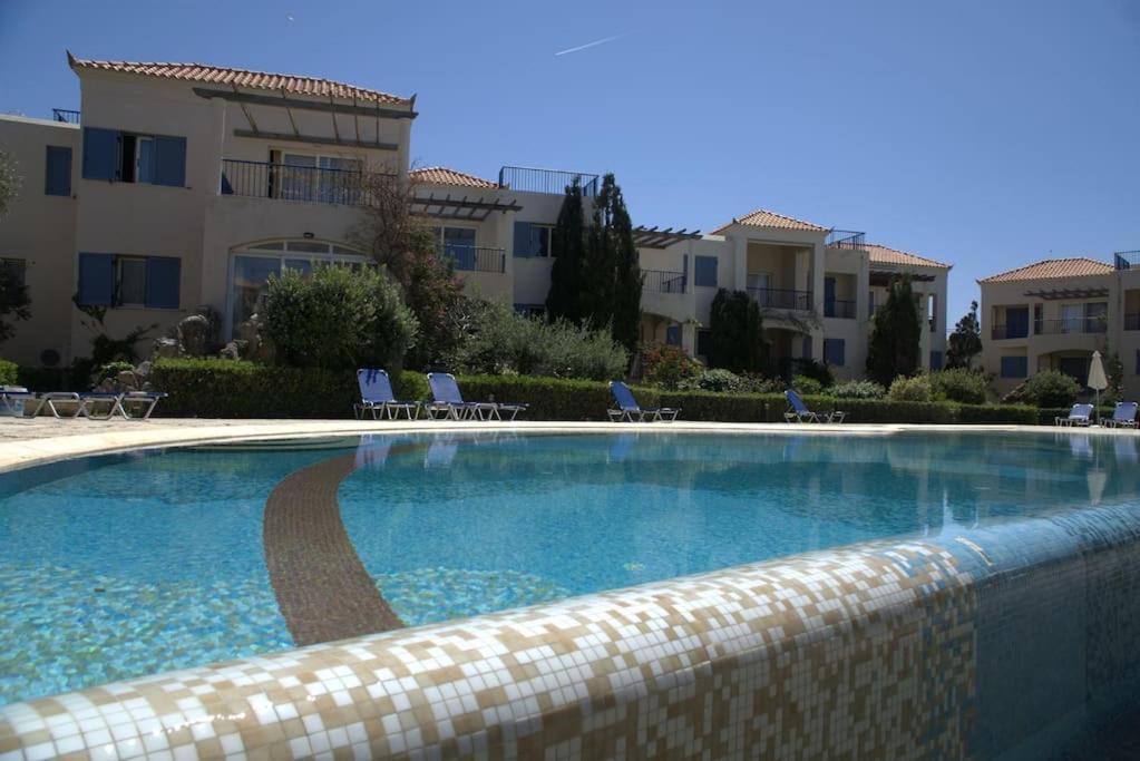 Elias 1-bedroom On The With Pool Apartamento Chrissi Akti Chania