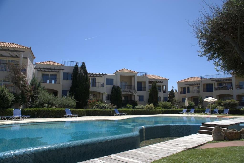 Apartamento Elias 1-bedroom On The With Pool *