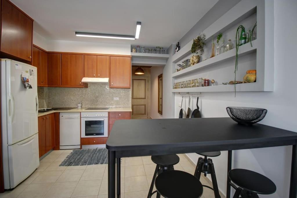 Elias 1-bedroom On The With Pool Chrissi Akti Chania