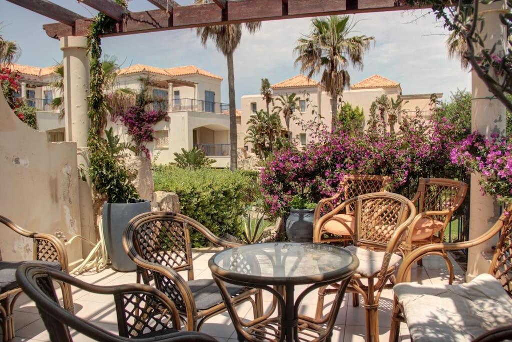 Elias 1-bedroom On The With Pool Apartamento